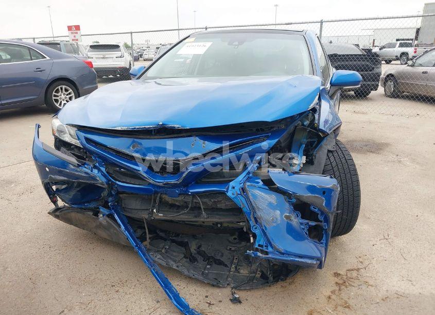 Photo 6 of 2018 Toyota Camry XSE (VIN 4T1B61HK9JU052364)