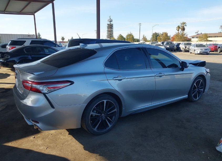 Photo 13 of 2018 Toyota Camry XSE (VIN 4T1B61HK9JU061677)