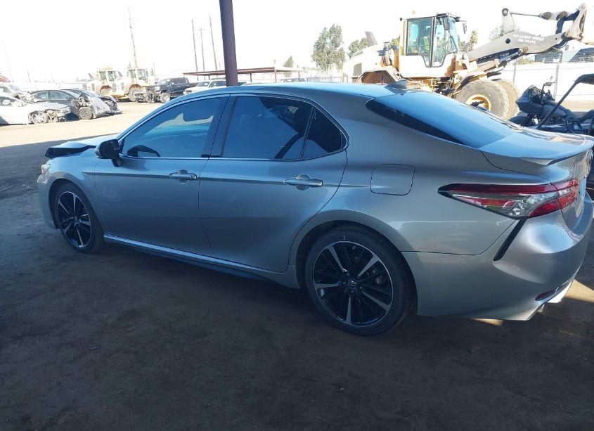 Photo 14 of 2018 Toyota Camry XSE (VIN 4T1B61HK9JU061677)