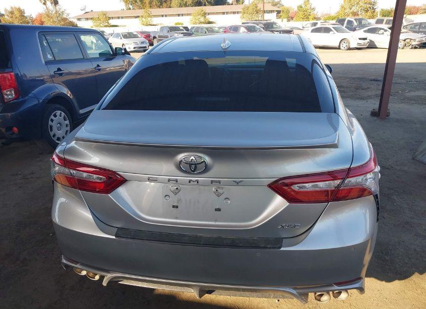 Photo 16 of 2018 Toyota Camry XSE (VIN 4T1B61HK9JU061677)