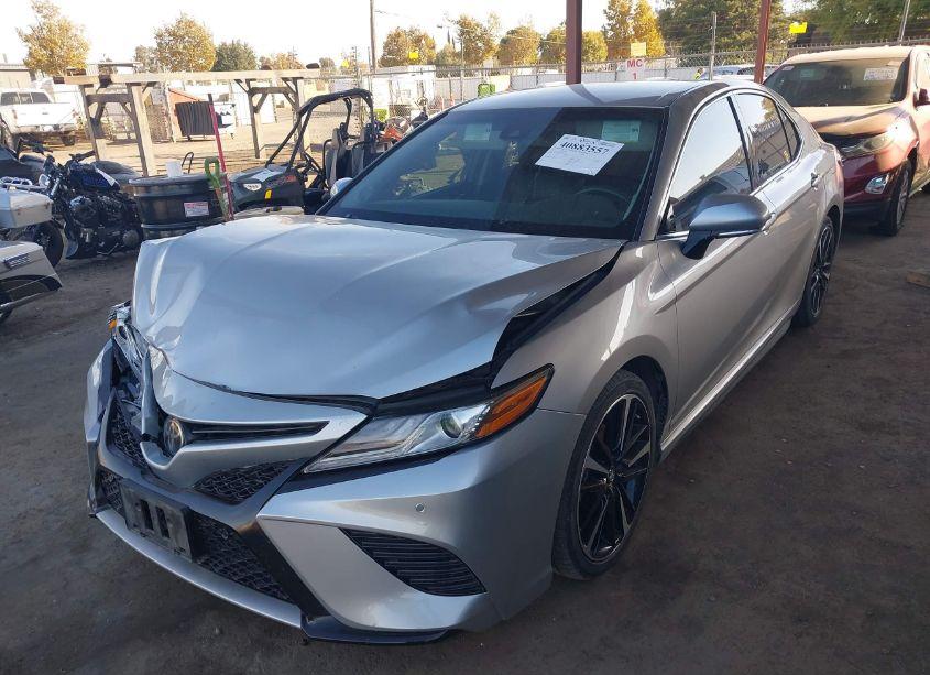 Photo 2 of 2018 Toyota Camry XSE (VIN 4T1B61HK9JU061677)