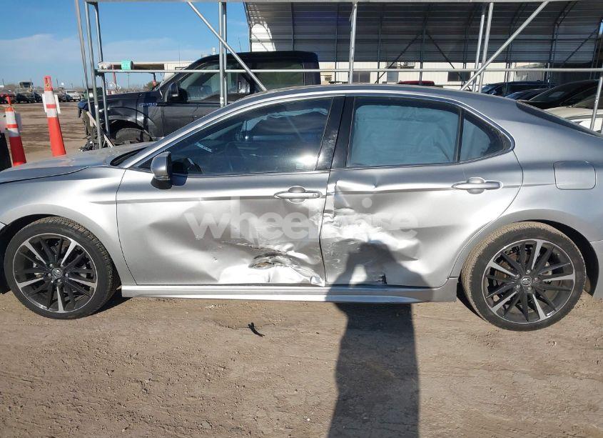 Photo 14 of 2018 Toyota Camry XSE (VIN 4T1B61HK9JU115222)