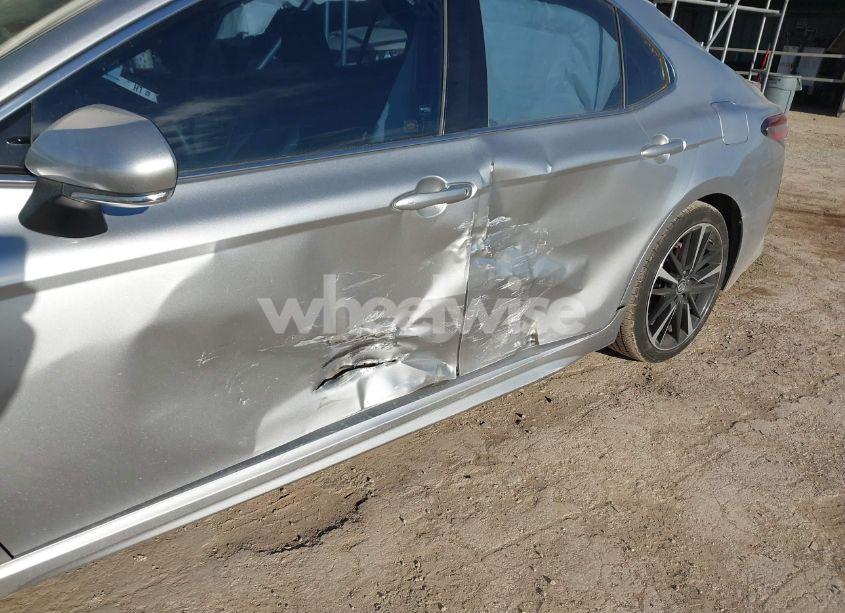 Photo 6 of 2018 Toyota Camry XSE (VIN 4T1B61HK9JU115222)