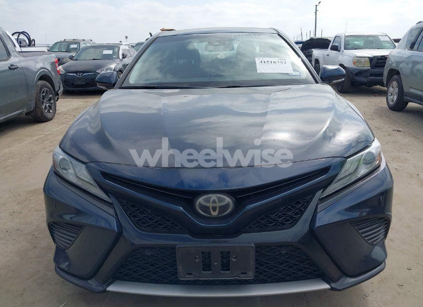 Photo 12 of 2018 Toyota Camry XSE (VIN 4T1B61HK9JU588120)