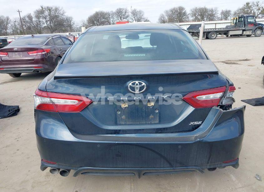 Photo 16 of 2018 Toyota Camry XSE (VIN 4T1B61HK9JU588120)