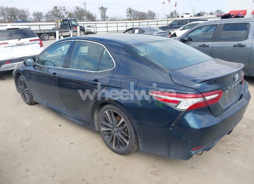 Photo 3 of 2018 Toyota Camry XSE (VIN 4T1B61HK9JU588120)
