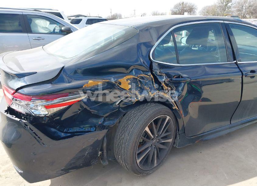 Photo 6 of 2018 Toyota Camry XSE (VIN 4T1B61HK9JU588120)