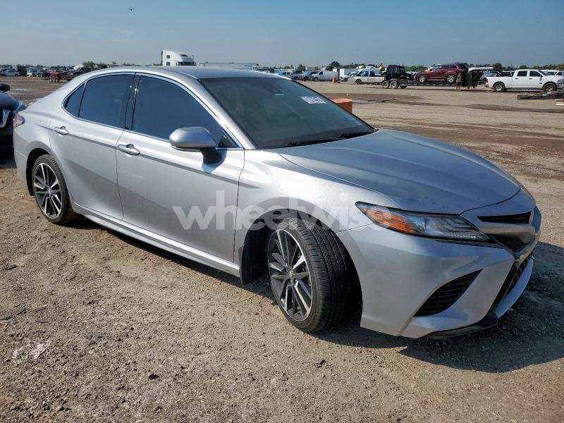Photo 3 of 2019 TOYOTA CAMRY XSE (VIN 4T1B61HK9KU207383)