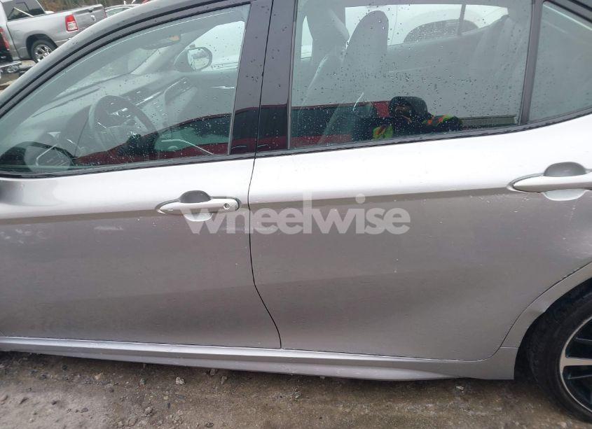 Photo 13 of 2019 Toyota Camry XSE (VIN 4T1B61HK9KU263940)