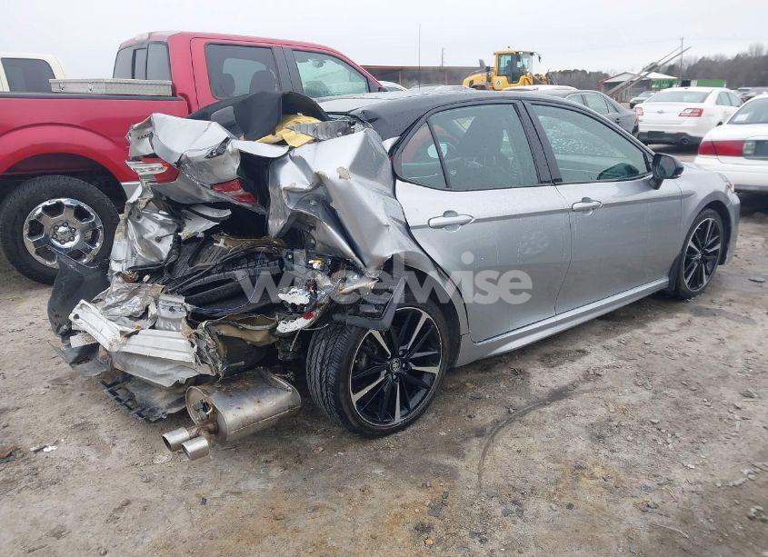 Photo 4 of 2019 Toyota Camry XSE (VIN 4T1B61HK9KU263940)