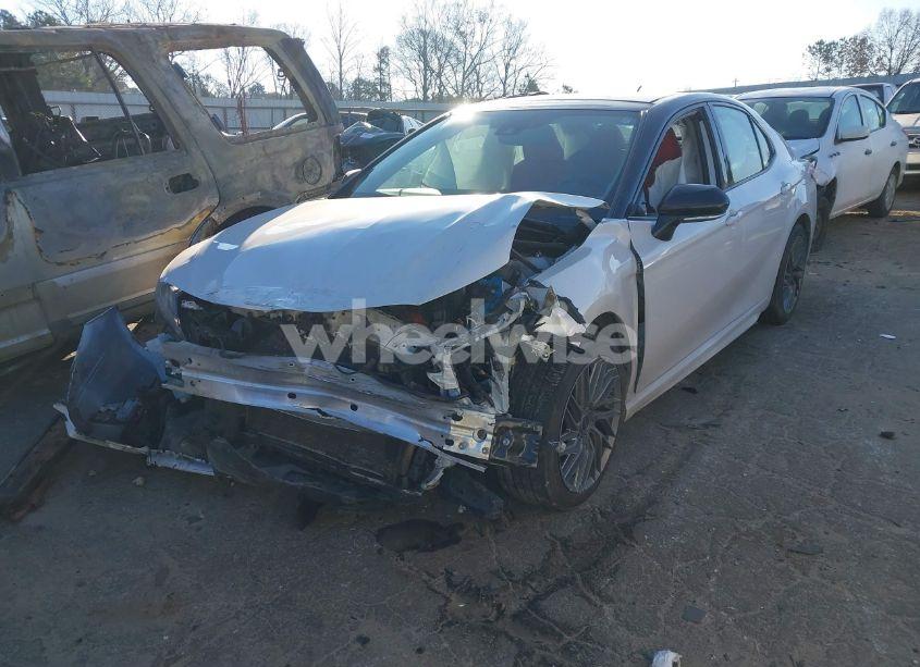 Photo 2 of 2019 Toyota Camry XSE (VIN 4T1B61HK9KU296114)