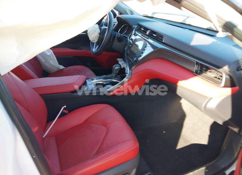 Photo 5 of 2019 Toyota Camry XSE (VIN 4T1B61HK9KU296114)