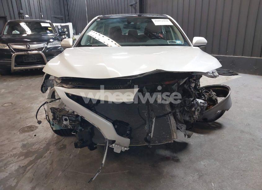 Photo 6 of 2019 Toyota Camry XSE (VIN 4T1B61HK9KU708080)