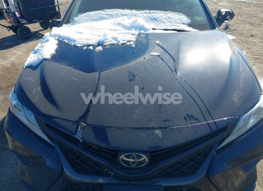 Photo 12 of 2018 Toyota Camry XSE (VIN 4T1B61HKXJU120879)