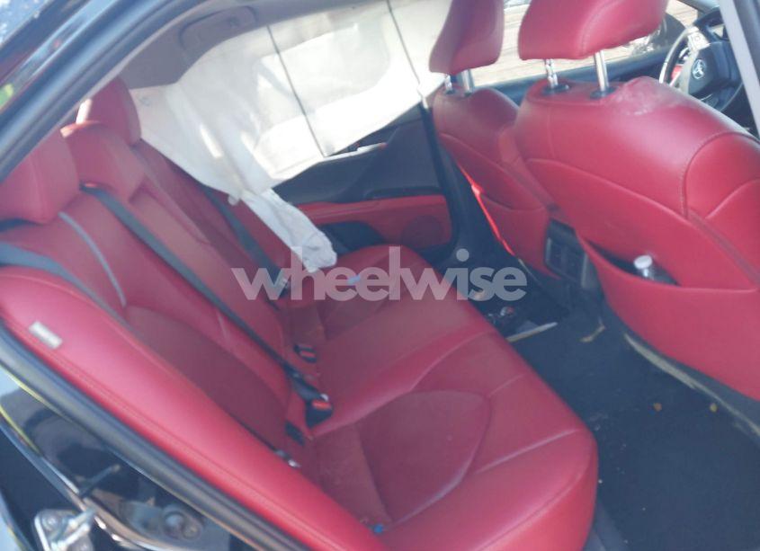 Photo 8 of 2018 Toyota Camry XSE (VIN 4T1B61HKXJU120879)