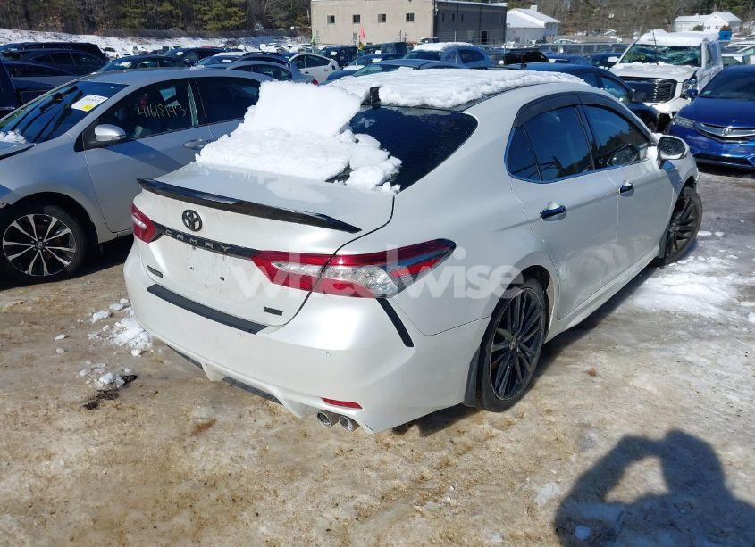 Photo 4 of 2018 Toyota Camry XSE (VIN 4T1B61HKXJU124253)