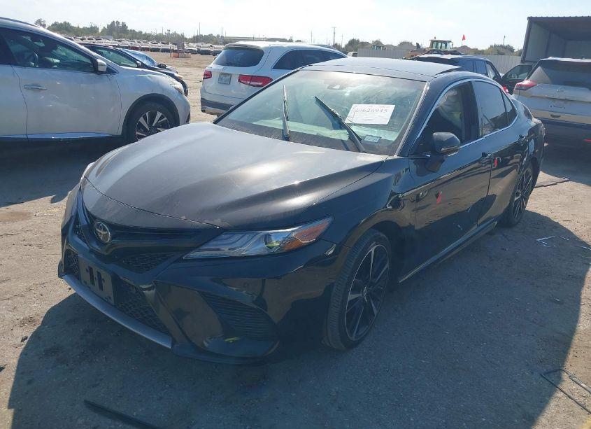 Photo 2 of 2018 Toyota Camry XSE (VIN 4T1B61HKXJU127671)