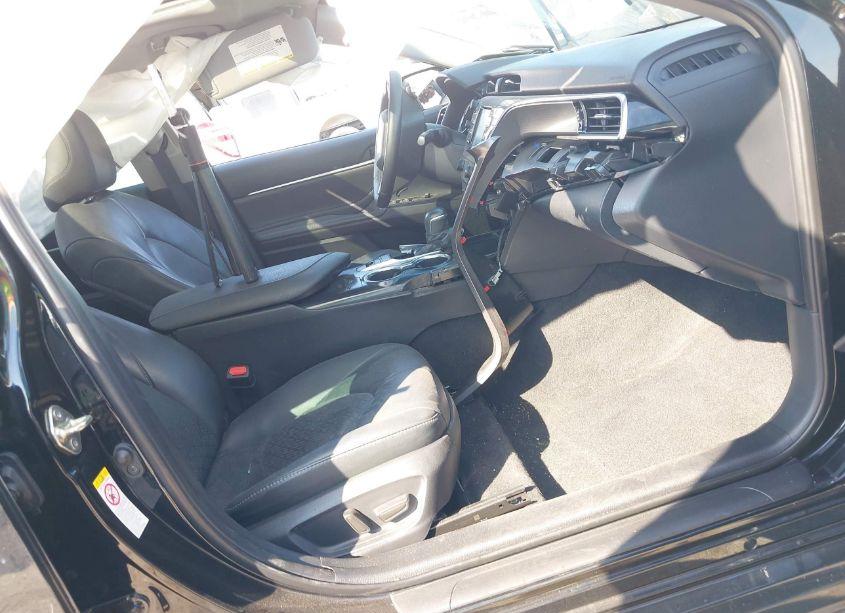 Photo 5 of 2018 Toyota Camry XSE (VIN 4T1B61HKXJU127671)