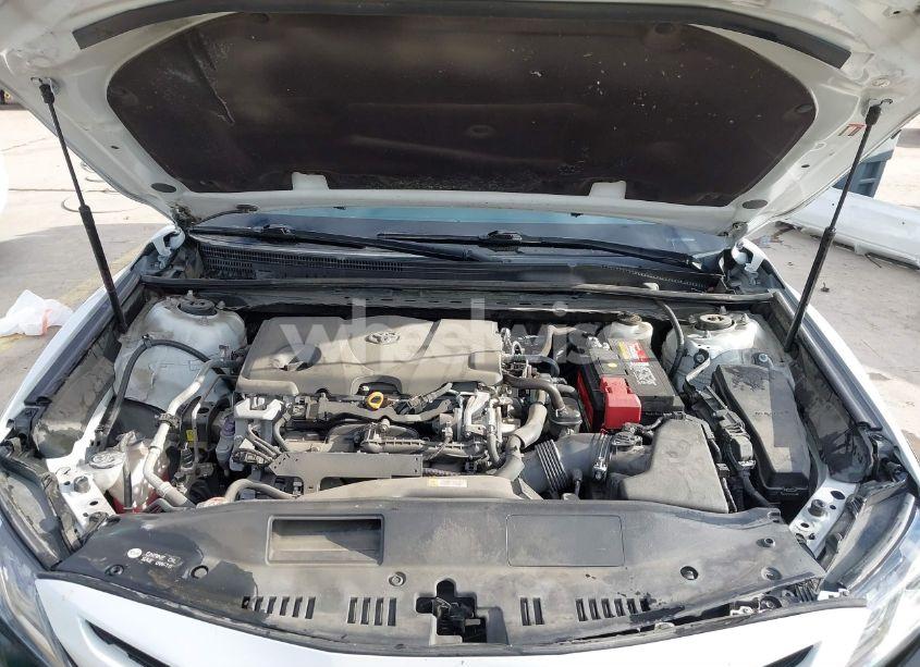 Photo 10 of 2018 Toyota Camry XSE (VIN 4T1B61HKXJU152439)