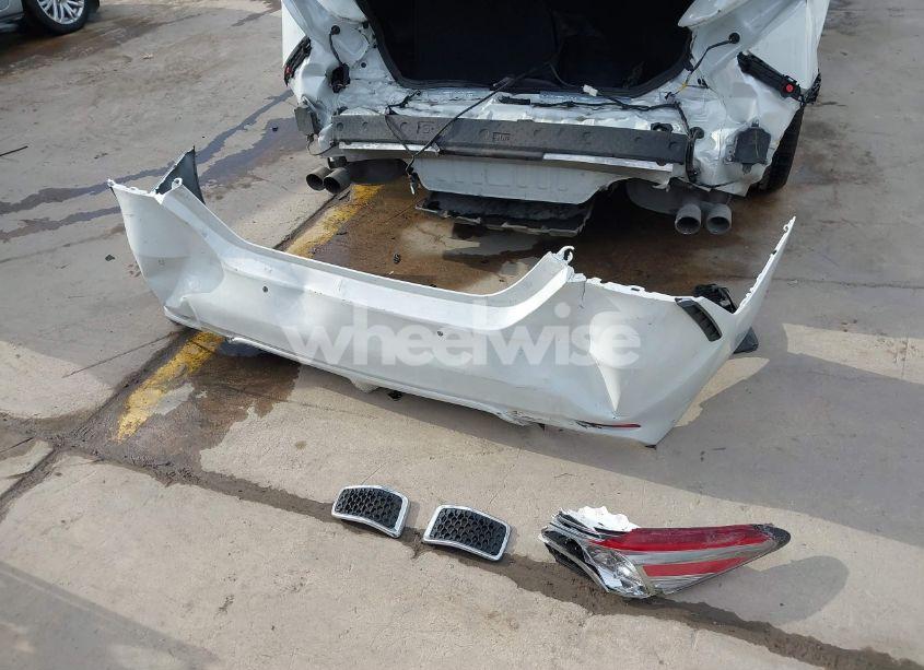 Photo 12 of 2018 Toyota Camry XSE (VIN 4T1B61HKXJU152439)