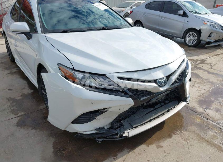 Photo 19 of 2018 Toyota Camry XSE (VIN 4T1B61HKXJU152439)