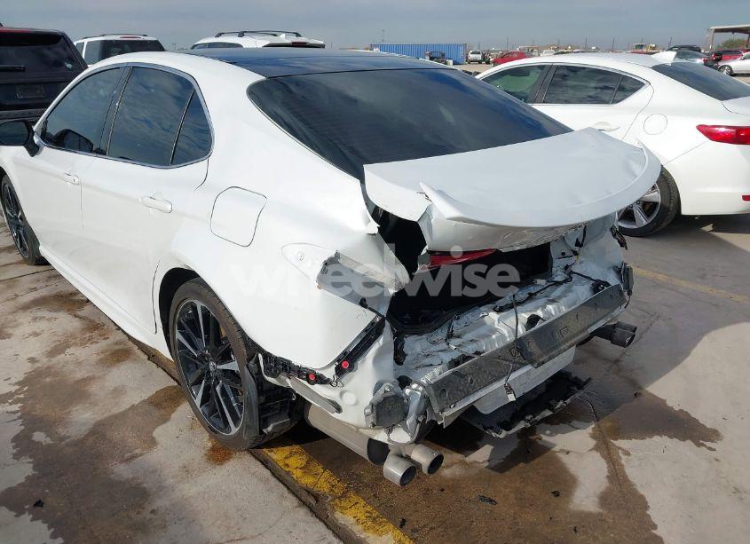 Photo 6 of 2018 Toyota Camry XSE (VIN 4T1B61HKXJU152439)