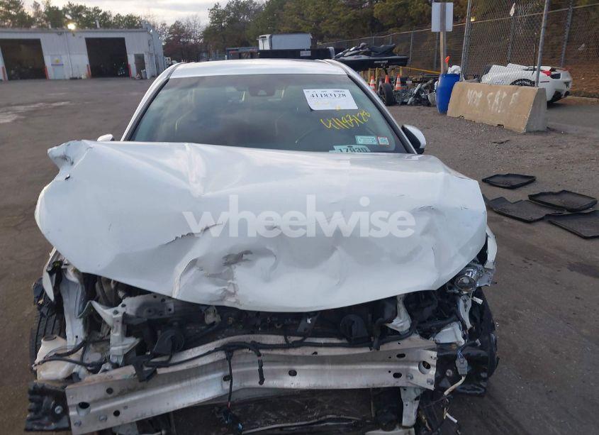 Photo 12 of 2018 Toyota Camry XSE (VIN 4T1B61HKXJU159066)