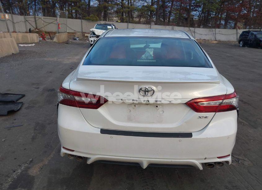 Photo 16 of 2018 Toyota Camry XSE (VIN 4T1B61HKXJU159066)