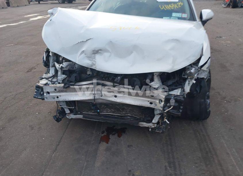 Photo 6 of 2018 Toyota Camry XSE (VIN 4T1B61HKXJU159066)