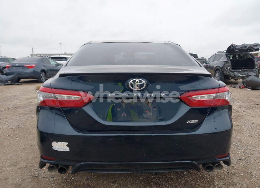 Photo 16 of 2018 Toyota Camry XSE (VIN 4T1B61HKXJU552694)