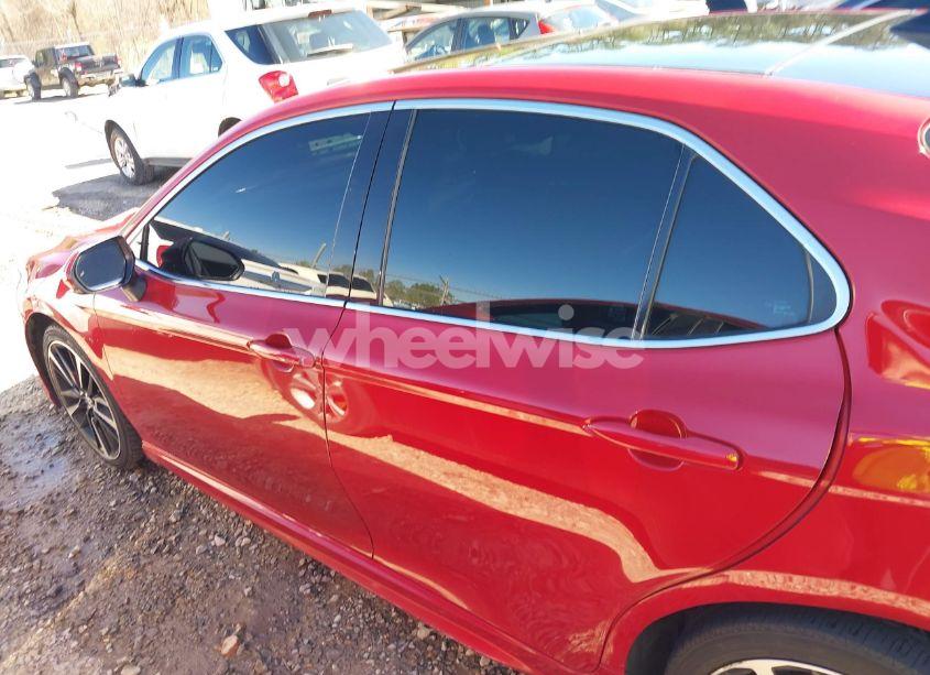 Photo 14 of 2019 Toyota Camry XSE (VIN 4T1B61HKXKU164558)