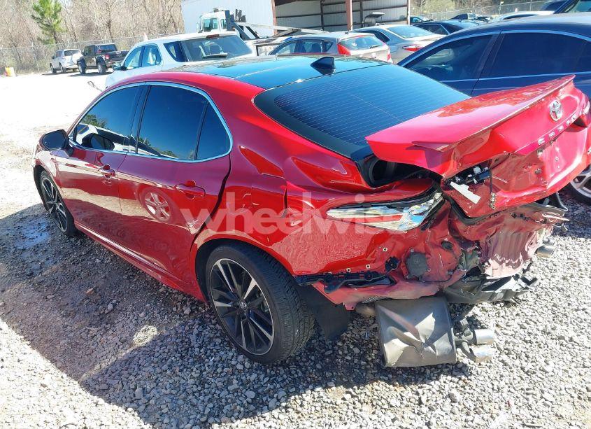 Photo 3 of 2019 Toyota Camry XSE (VIN 4T1B61HKXKU164558)