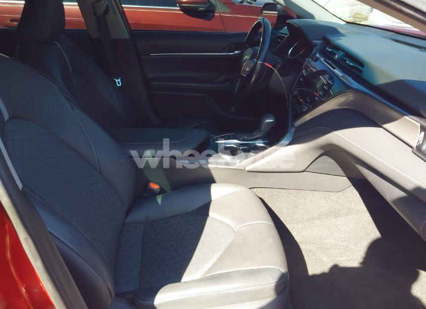 Photo 5 of 2019 Toyota Camry XSE (VIN 4T1B61HKXKU164558)