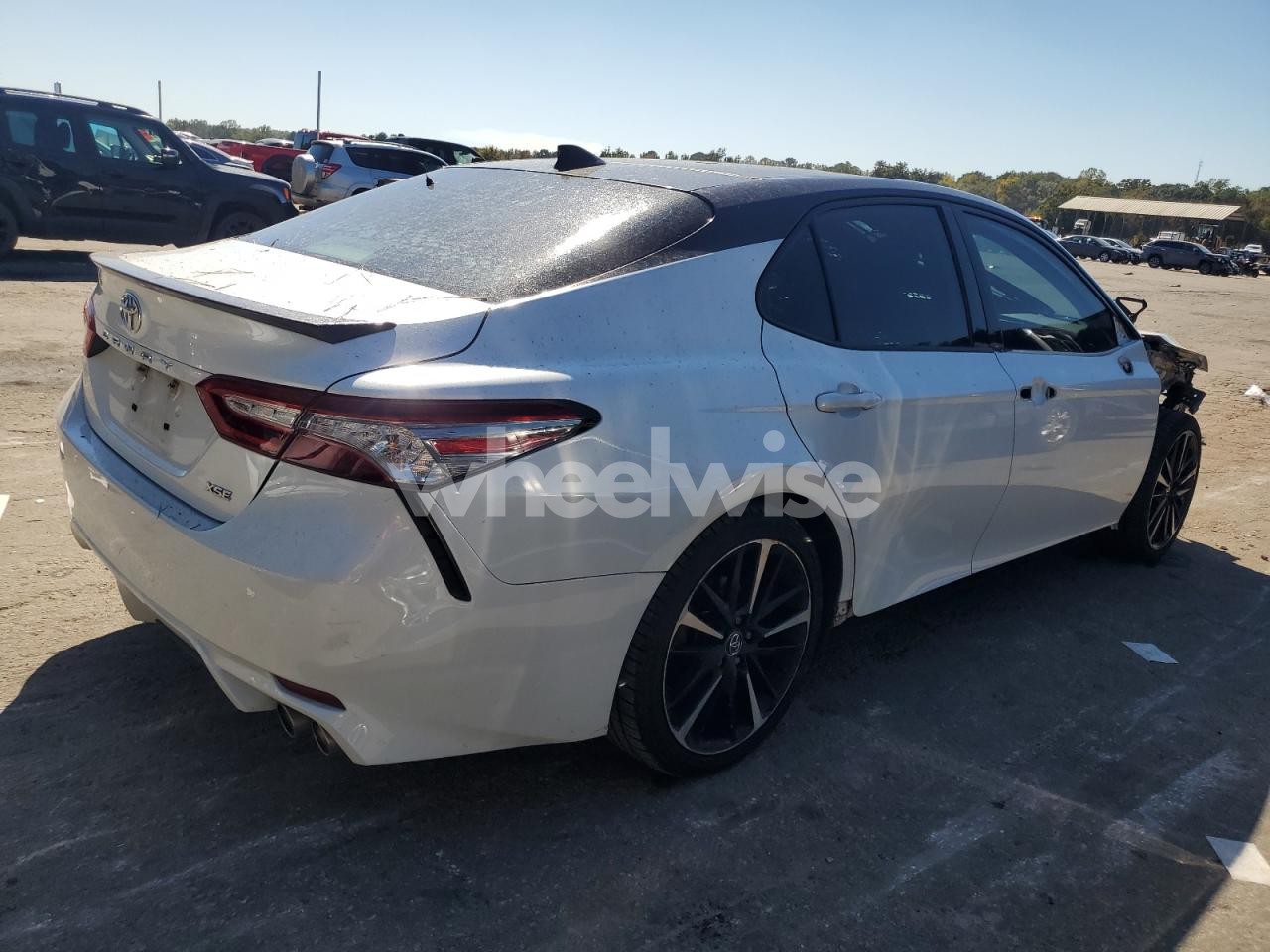 Photo 3 of 2019 TOYOTA CAMRY XSE (VIN 4T1B61HKXKU180453)