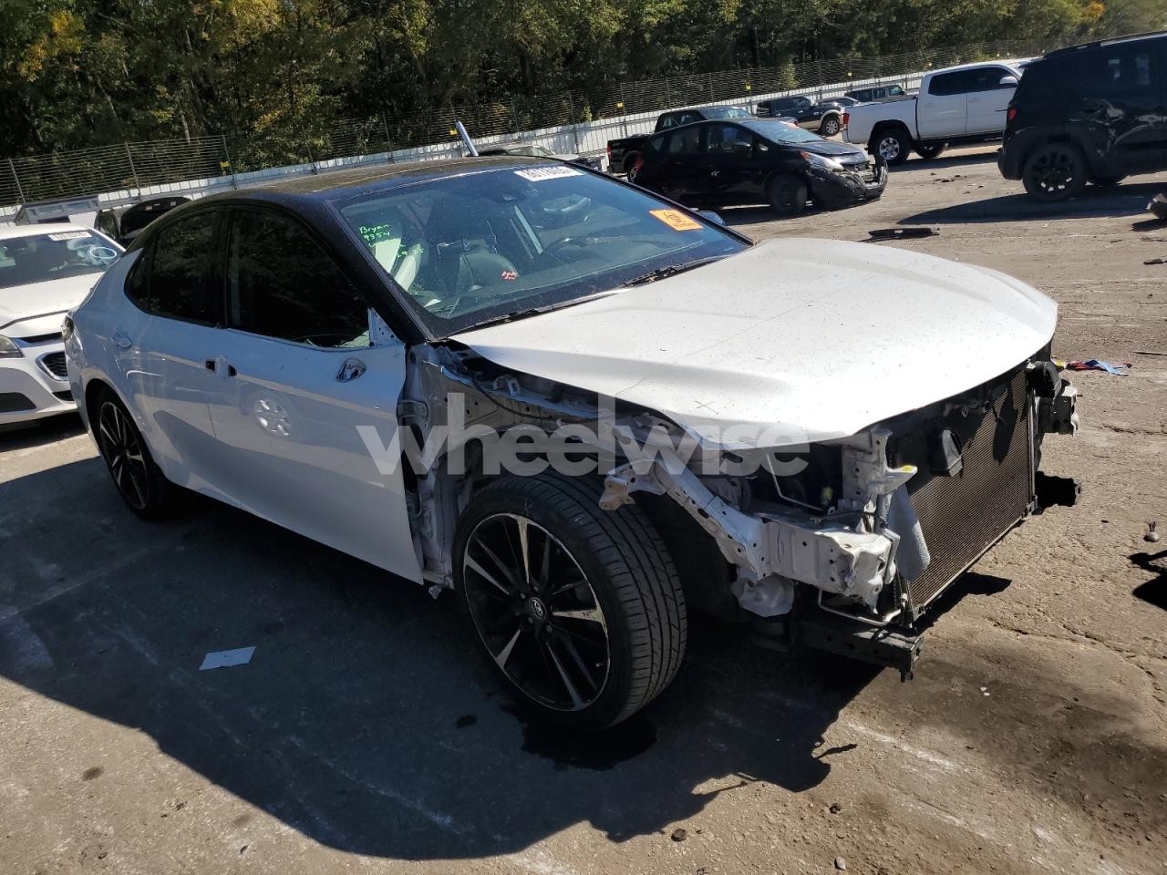 Photo 4 of 2019 TOYOTA CAMRY XSE (VIN 4T1B61HKXKU180453)