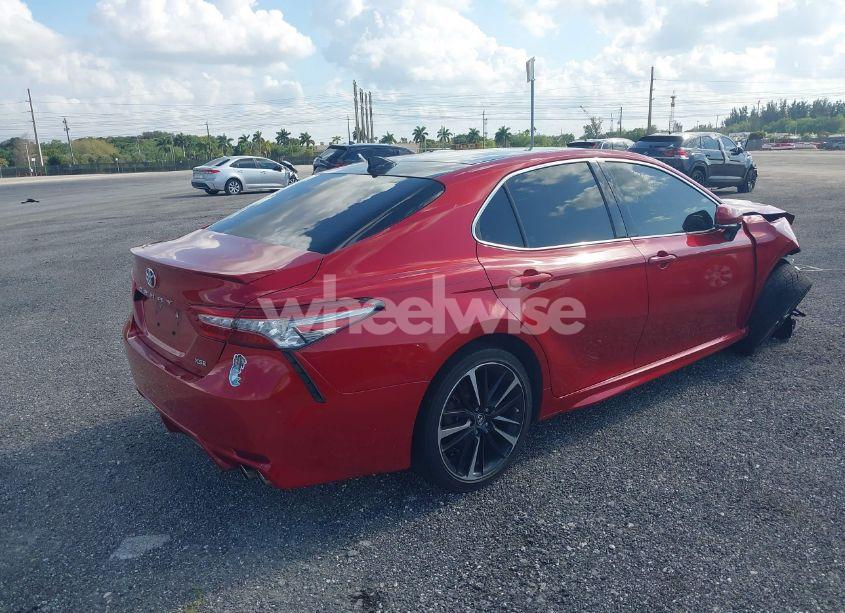 Photo 4 of 2019 Toyota Camry XSE (VIN 4T1B61HKXKU185345)