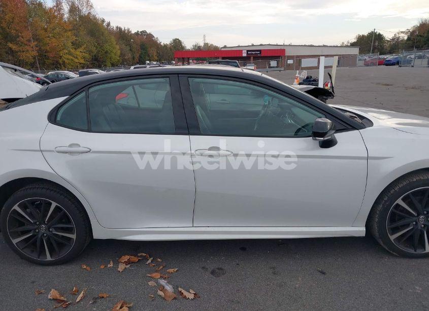 Photo 13 of 2019 Toyota Camry XSE (VIN 4T1B61HKXKU204721)