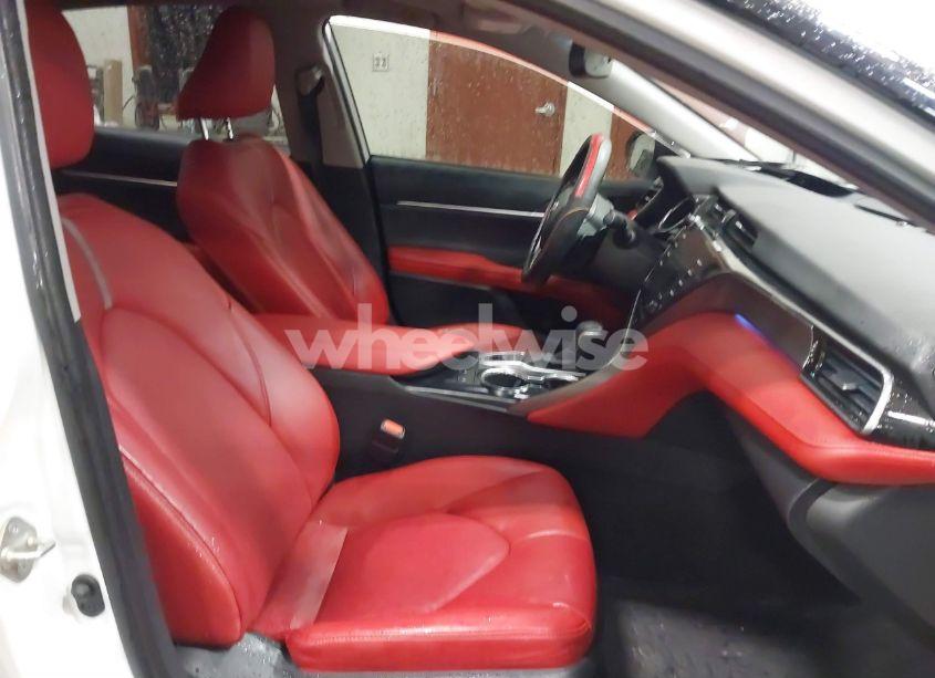 Photo 5 of 2019 Toyota Camry XSE (VIN 4T1B61HKXKU295120)