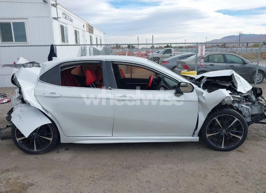 Photo 12 of 2019 Toyota Camry XSE (VIN 4T1B61HKXKU702448)