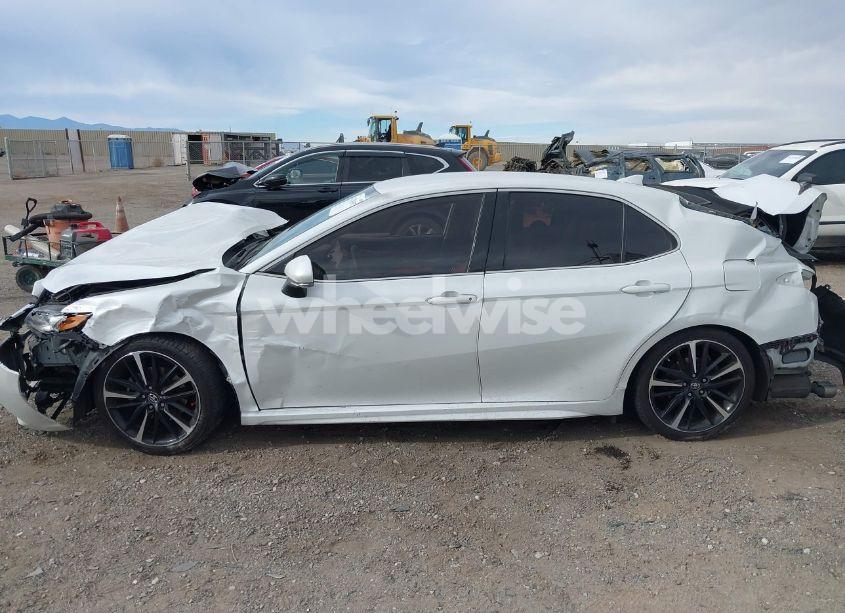 Photo 13 of 2019 Toyota Camry XSE (VIN 4T1B61HKXKU702448)