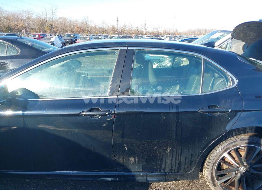 Photo 15 of 2019 Toyota Camry XSE (VIN 4T1B61HKXKU720142)