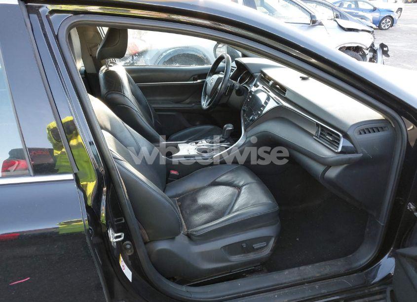 Photo 5 of 2019 Toyota Camry XSE (VIN 4T1B61HKXKU720142)