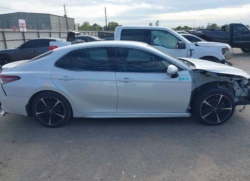 Photo 14 of 2019 Toyota Camry XSE (VIN 4T1B61HKXKU736776)