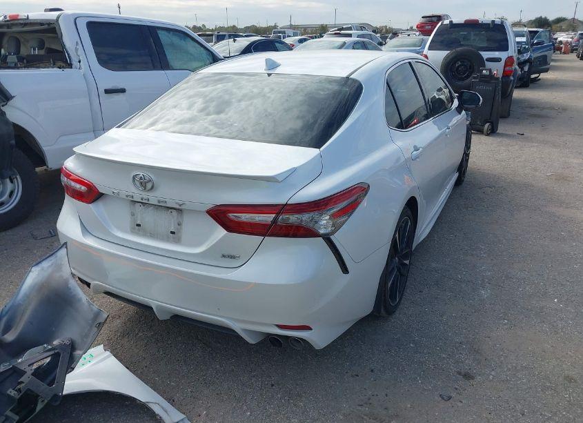 Photo 4 of 2019 Toyota Camry XSE (VIN 4T1B61HKXKU736776)