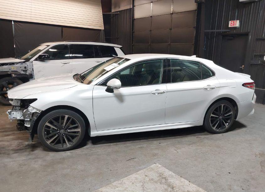 Photo 15 of 2019 Toyota Camry XSE (VIN 4T1B61HKXKU761080)