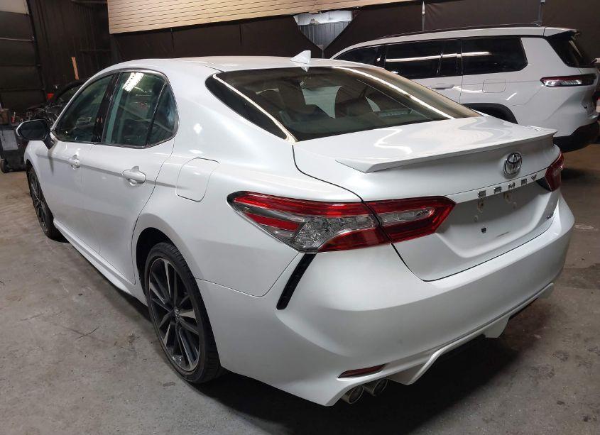 Photo 3 of 2019 Toyota Camry XSE (VIN 4T1B61HKXKU761080)