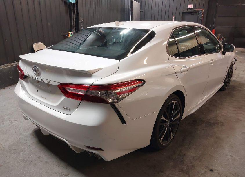 Photo 4 of 2019 Toyota Camry XSE (VIN 4T1B61HKXKU761080)