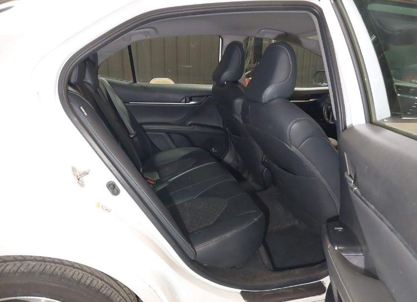 Photo 8 of 2019 Toyota Camry XSE (VIN 4T1B61HKXKU761080)