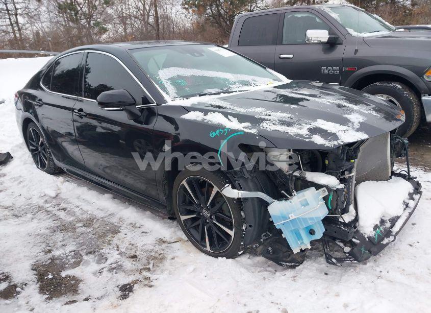 2019 Toyota Camry XSE (VIN 4T1B61HKXKU809239) main photo