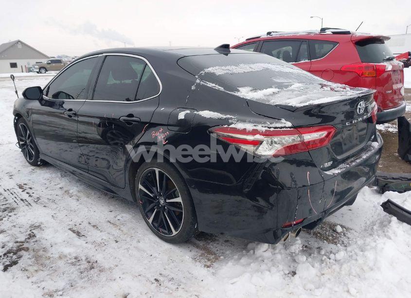 Photo 3 of 2019 Toyota Camry XSE (VIN 4T1B61HKXKU809239)